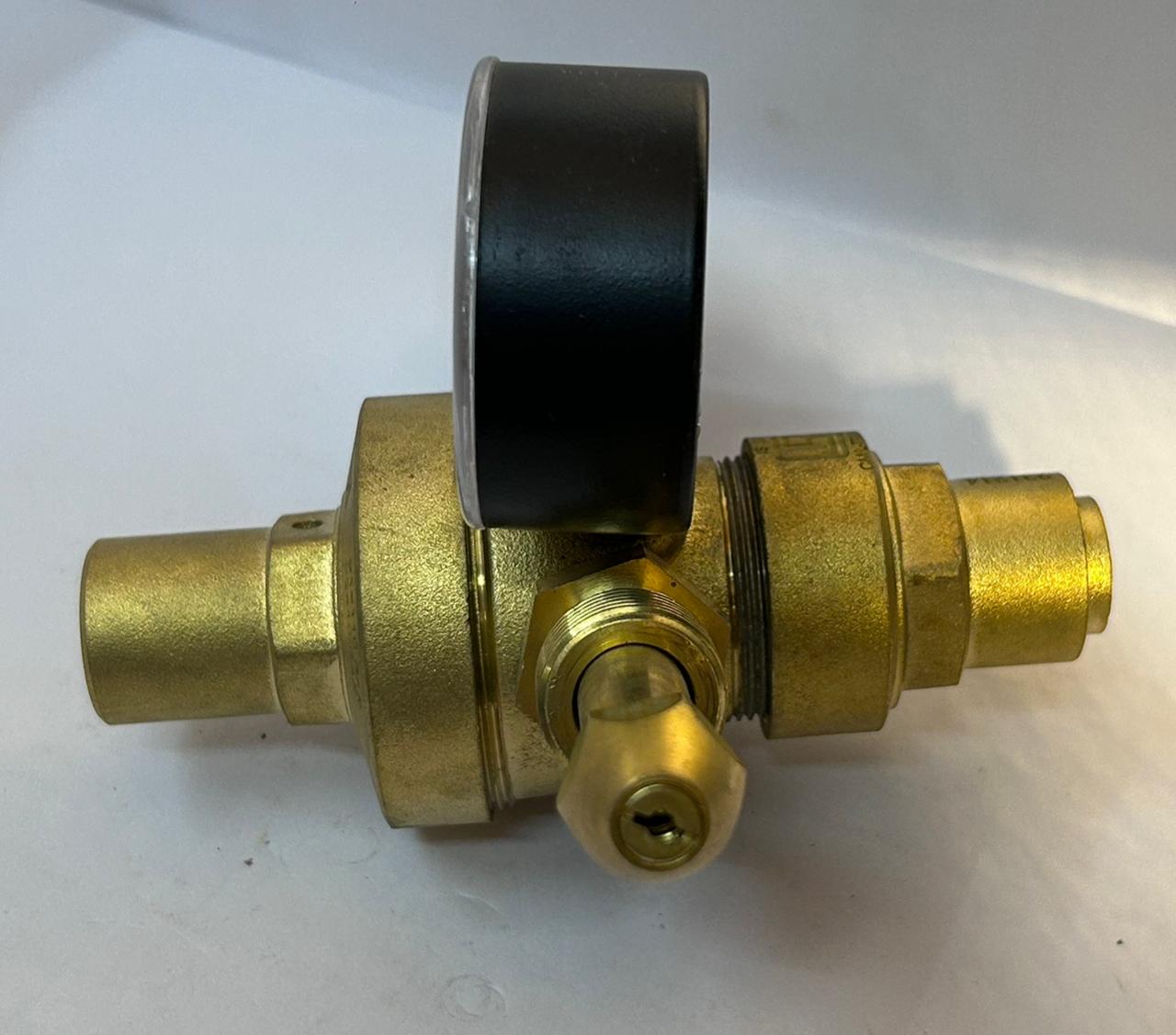 Double Stage Double Gauge Regulators