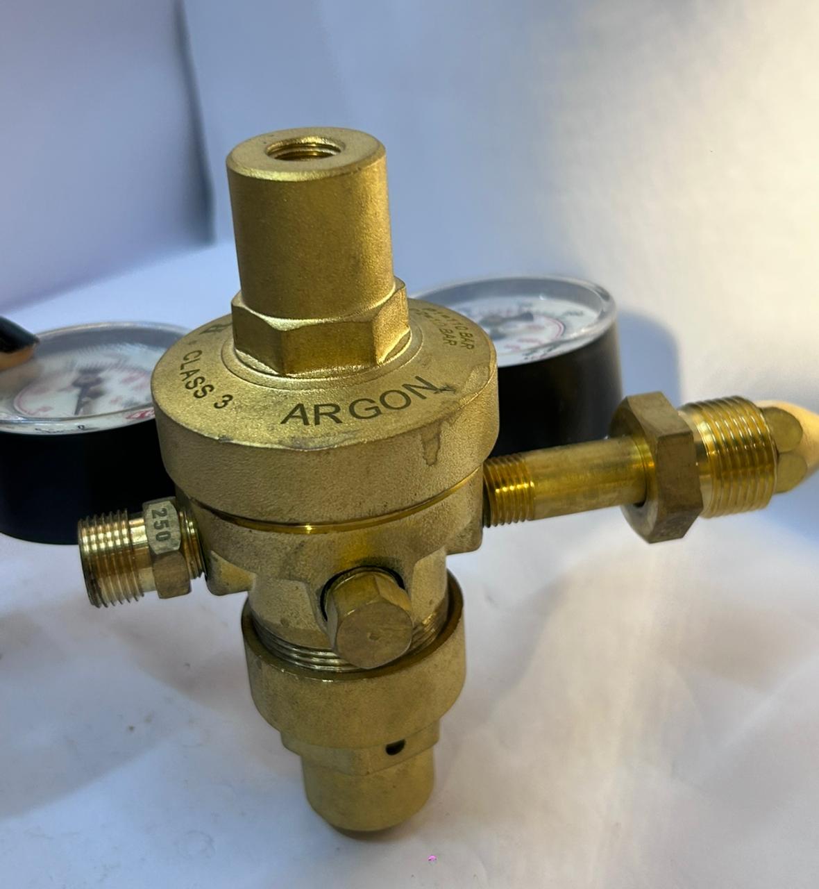 Double Stage Double Gauge Regulators